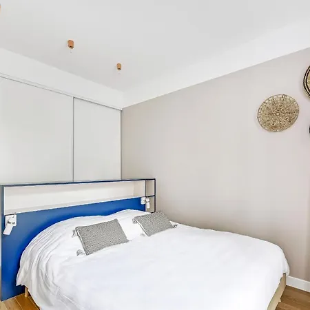 Very Nice, Spacious And Bright Apartment *