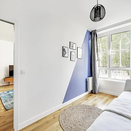 Apartmán Very Nice, Spacious And Bright